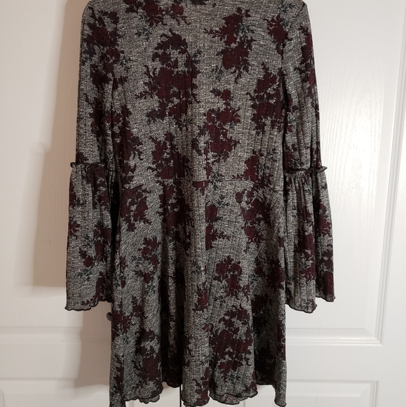 Dress - Picture 1 of 3